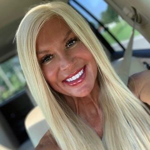 Meet your Posher, Tina